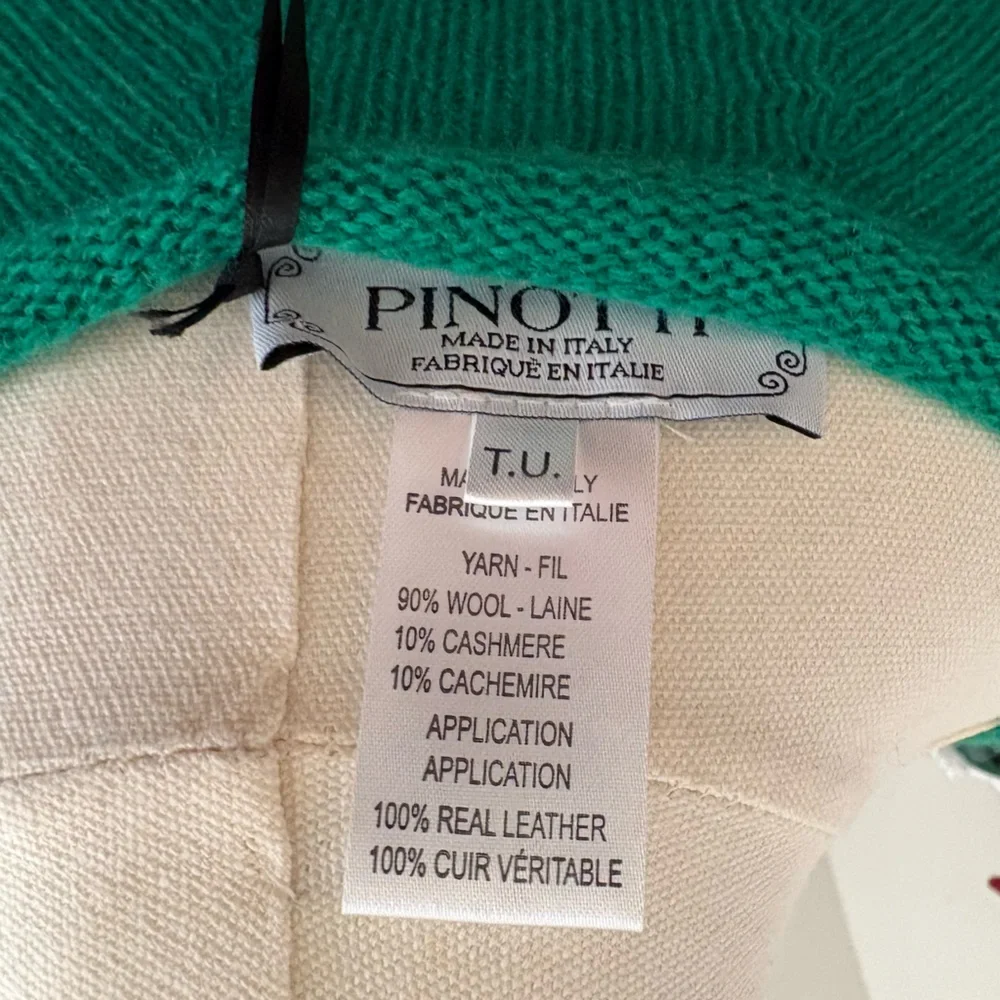 PINOTTI NWT  Green Cashmere Wool Blend Green Poncho/Cape with Leather Fringe